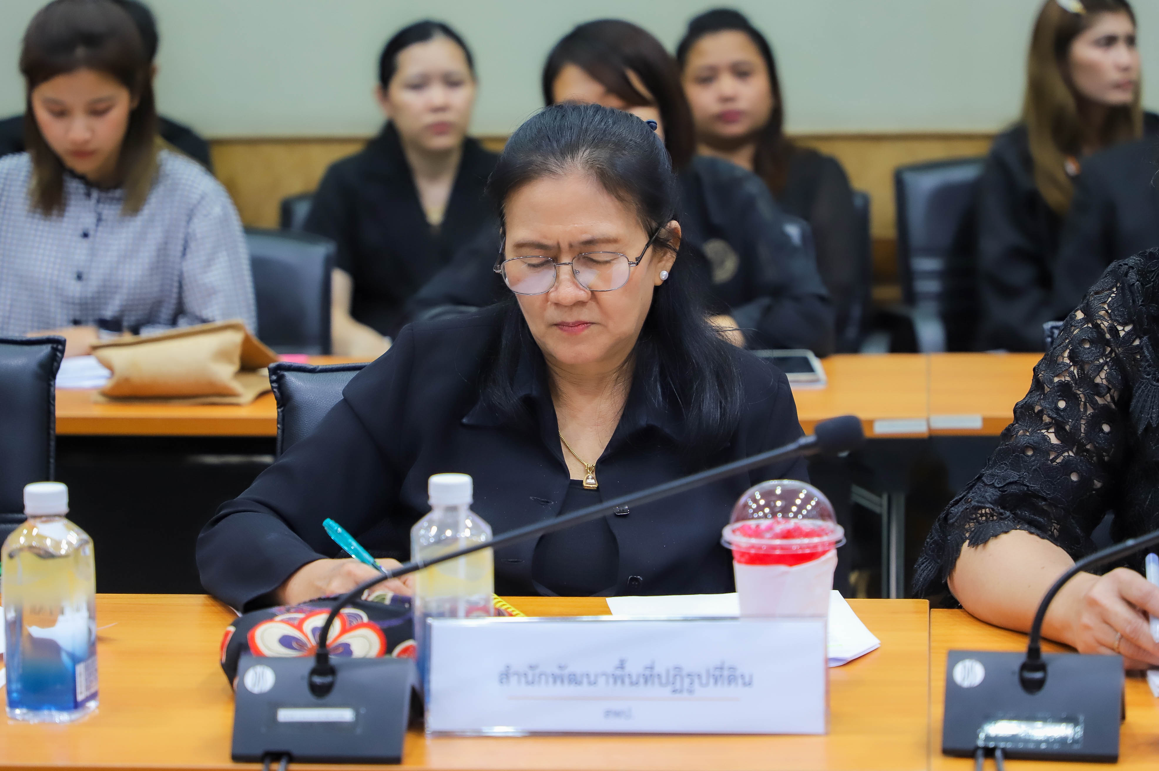 title - ส.ป.ก. ประชุมการซักซ้อมความเข้าใจงานจ้างเหมาบริการบุคคลธรรมดาตามพระราชบัญญัติการจัดซื้อจัดจ้าง และการบริหารพัสดุภาครัฐ พ.ศ. 2560